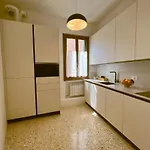 Splendid “true Apartment” Overlooking Water Διαμέρισμα