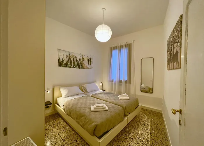 Splendid “true Apartment” Overlooking Water アパート