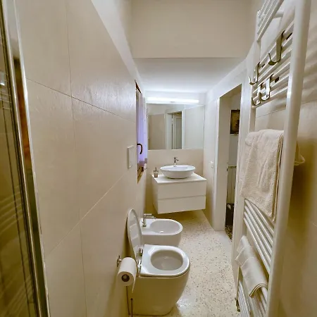 Apartment Splendid “true Apartment” Overlooking Water Venedig