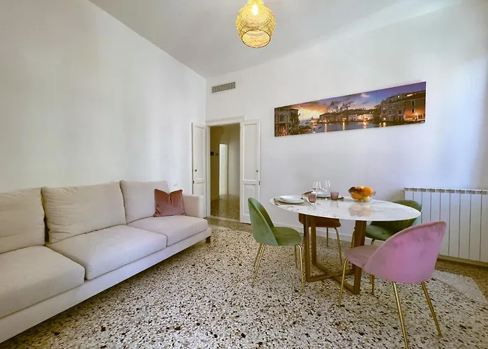 Splendid “true Apartment” Overlooking Water Veneza